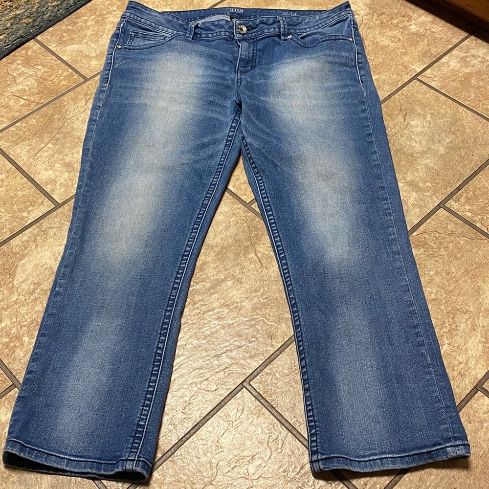 a.n.a Classic Size 32/14 Faded Blue Cropped Low Rise Jeans